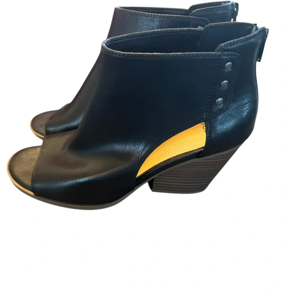 Frye and Co Womens Greyson Heeled Black Open Toe Booties  size 8.5